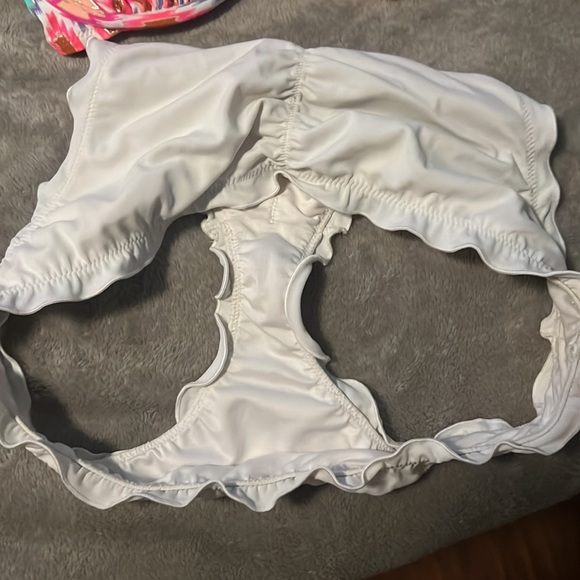 Victoria secret swim - Picture 2 of 3